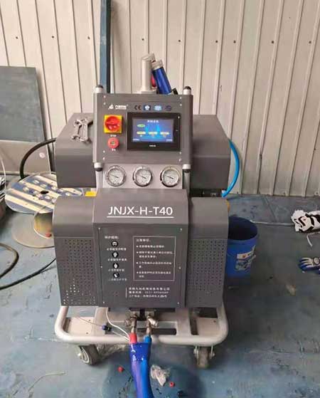 聚氨酯瓦殼是用什么機器做的(圖1) T40聚氨酯發(fā)泡機